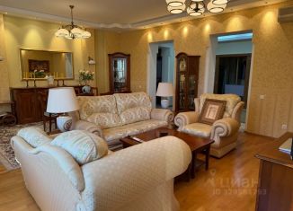 Сдаю 3-комнатную квартиру, 120 м2, Волгоград, улица Гагарина, 2