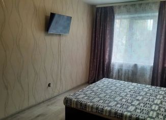 Сдаю 2-ком. квартиру, 46 м2, Астрахань, улица Богдана Хмельницкого, 47