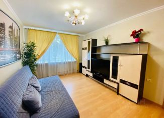 Сдача в аренду 3-комнатной квартиры, 60 м2, Мурманск, улица Карла Маркса, 7А
