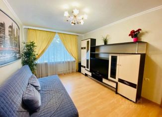 Сдам в аренду 3-комнатную квартиру, 60 м2, Мурманск, улица Карла Маркса, 7А