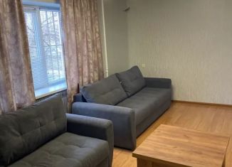 Сдам в аренду 2-ком. квартиру, 50 м2, Нальчик, улица Хуранова, 4