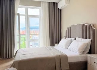 Сдам 2-ком. квартиру, 68 м2, Дагестан, улица Времена Года, 1