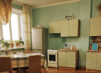 Сдается в аренду 2-ком. квартира, 65 м2, Абакан, улица Стофато, 5Д