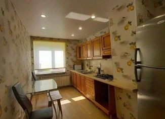 Сдача в аренду трехкомнатной квартиры, 64 м2, Тихвин, микрорайон 1А, 49