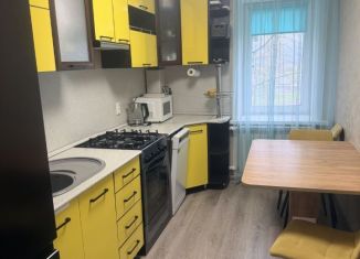 Продаю 3-комнатную квартиру, 59.5 м2, Бугуруслан, 1-й микрорайон, 14