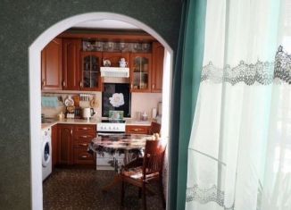 Продаю двухкомнатную квартиру, 47 м2, Улан-Удэ, улица Жердева, 96