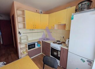Продается 2-комнатная квартира, 50.2 м2, Барнаул, улица Шукшина, 18