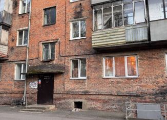 Продаю 2-ком. квартиру, 44.3 м2, Полысаево, Иркутская улица, 4А
