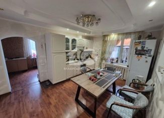 Продаю дом, 175.3 м2, Новосибирск, улица Марата, 168, метро Студенческая