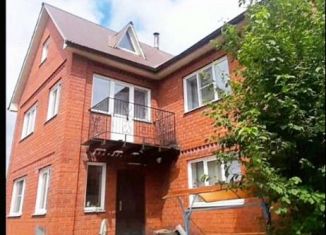 Продаю коттедж, 240 м2, Шелехов, площадь Труда