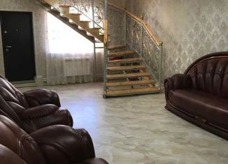 Сдается дом, 220 м2, Карачаево-Черкесия, микрорайон Северный, 14