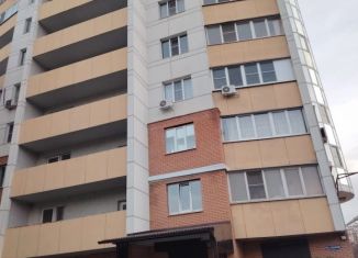 Сдам в аренду 3-комнатную квартиру, 107 м2, Ставропольский край, улица Дунаевского, 1к1