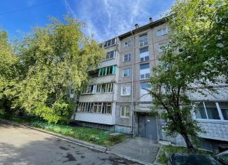 Трехкомнатная квартира на продажу, 56.8 м2, Иркутская область, микрорайон Первомайский, 32