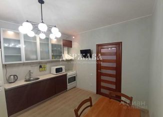Продаю 3-ком. квартиру, 93 м2, Старый Оскол, микрорайон Степной, 6
