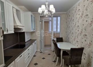 Продам 2-ком. квартиру, 78 м2, Белгород, проспект Богдана Хмельницкого, 80А