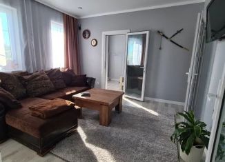 Сдается трехкомнатная квартира, 70 м2, Сочи, улица Победы, 325