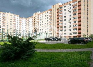 Продаю комнату, 83.8 м2, Калининградская область, улица Виктора Денисова, 12