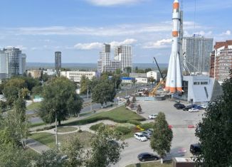 Сдаю 3-ком. квартиру, 79 м2, Самара, проспект Ленина, 11
