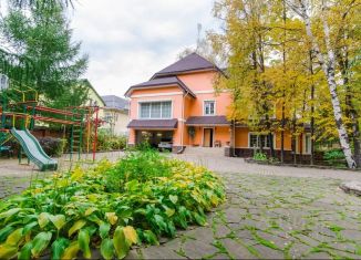 Сдаю в аренду дом, 540 м2, Московская область, улица Калинина, 1