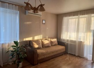 Сдача в аренду 1-ком. квартиры, 30 м2, Волгоград, улица Гроссмана, 9, Тракторозаводский район