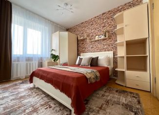 Сдаю трехкомнатную квартиру, 76 м2, Красноярский край, улица Братьев Абалаковых, 2
