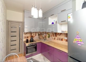 Продается 2-ком. квартира, 54.2 м2, Тюмень, улица Муравленко, 9