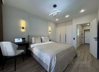 Сдам в аренду 1-ком. квартиру, 50 м2, Оренбург, улица Саморядова, 4, ЖК Акварель