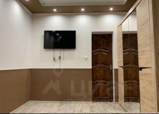 Сдаю в аренду 1-ком. квартиру, 25 м2, Феодосия, улица Федько, 117