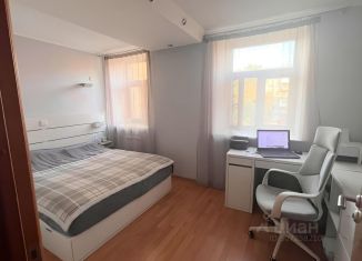 Продаю двухкомнатную квартиру, 71 м2, Санкт-Петербург, улица Гусева, 3