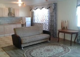 Сдаю 3-ком. квартиру, 89 м2, Омск, улица Дмитриева, 17/1