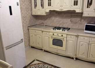 Продам 2-комнатную квартиру, 70 м2, Ставропольский край, улица Михаила Морозова, 17Б