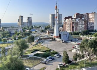 Продаю однокомнатную квартиру, 32.8 м2, Самара, метро Алабинская, проспект Ленина, 11