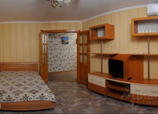 Сдам в аренду 2-ком. квартиру, 50 м2, Омск, проспект Карла Маркса, 29А