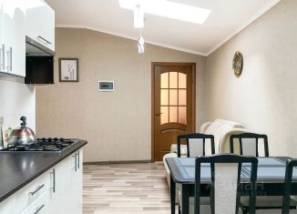 Сдам в аренду 2-комнатную квартиру, 70 м2, Крым, улица Чехова, 2