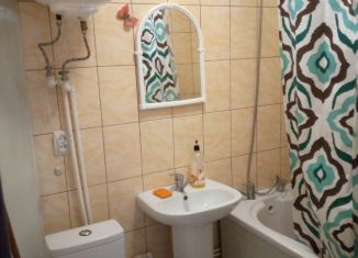 Сдаю в аренду однокомнатную квартиру, 32 м2, Керчь, улица Маршала Ерёменко, 39