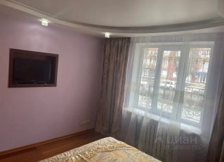 Сдам в аренду 3-комнатную квартиру, 80 м2, Дагестан, улица 345-й Дагестанской Стрелковой Дивизии, 10