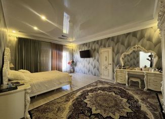Продаю дом, 300 м2, Кабардино-Балкария, улица Братьев Хачидоговых, 13