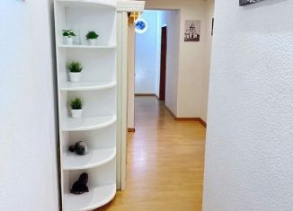 Сдается в аренду 3-ком. квартира, 70 м2, Псковская область, улица Карла Маркса, 41