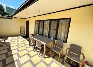 Сдаю в аренду трехкомнатную квартиру, 80 м2, Дагестан, улица М. Далгата, 2А