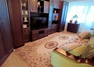 Продаю трехкомнатную квартиру, 62 м2, Батайск, улица Славы, 8