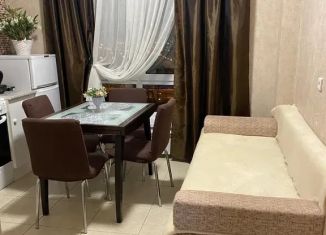 Сдается 1-ком. квартира, 43 м2, Тюмень, улица Муравленко, 1