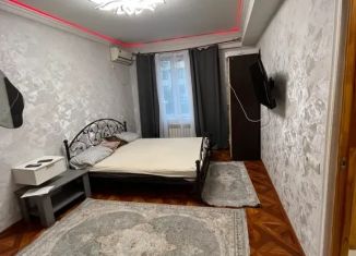 Сдаю в аренду 1-комнатную квартиру, 45 м2, Дагестан, улица Юрия Гагарина, 11
