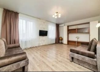 Сдаю в аренду двухкомнатную квартиру, 80 м2, Татарстан, улица Тихомирнова, 1