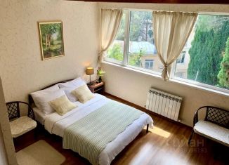 Сдается в аренду однокомнатная квартира, 25 м2, Крым, улица Павленко, 1Б