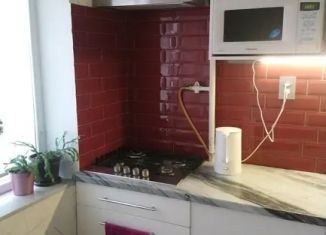 Сдаю в аренду двухкомнатную квартиру, 47 м2, Белгород, улица 5 Августа, 42