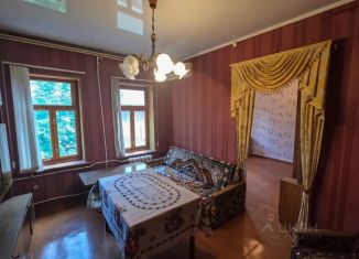 Продам 2-комнатную квартиру, 42 м2, Астрахань, улица Бабушкина, 70