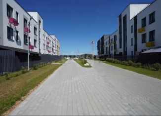 Продаю 3-ком. квартиру, 76.8 м2, Калужская область, улица Белые Росы, 5