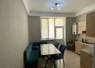 Сдам двухкомнатную квартиру, 70 м2, Дагестан, улица имени Р. Зорге, 44