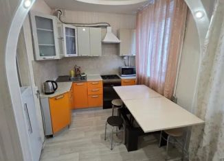 Сдаю двухкомнатную квартиру, 54 м2, Киров, Спасская улица, 12