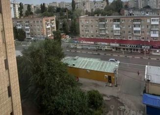 Двухкомнатная квартира на продажу, 49 м2, Энгельс, проспект Строителей, 3